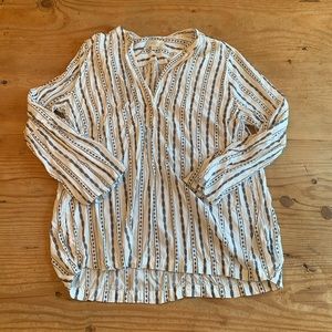 Ann Taylor LOFT White Long Sleeve V-Neck Embroidered Top Size L